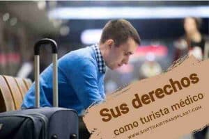Sus derechos como turista médico., Un hombre caucásico sentado y esperando en el aeropuerto.Un hombre caucásico sentado y esperando en el aeropuerto.