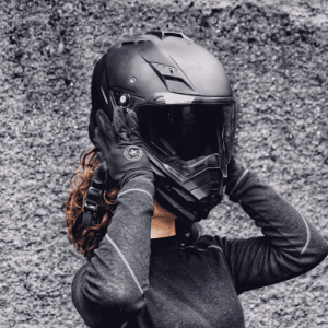 Por favor, no use un casco después de un trasplante capilar a menos que se haya recuperado completamente.